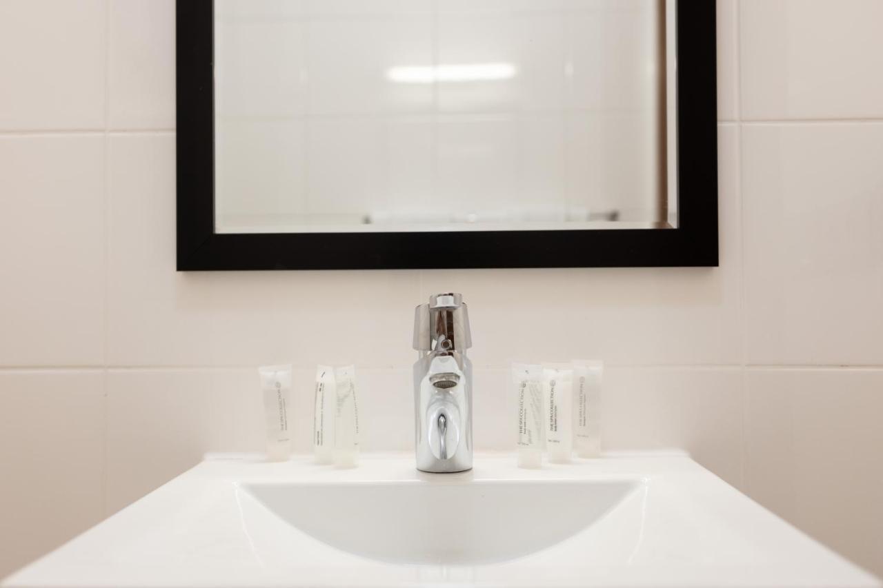 Spanish Water Apartments Вилемстад Стая снимка